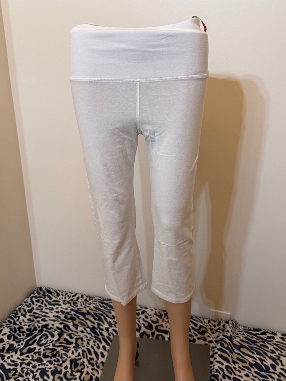 Active USA White Cotton Stretch Capri Leggings Size Small NWOT